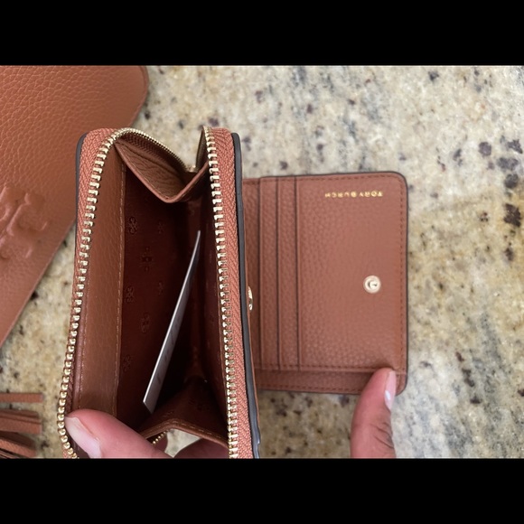 New Tory Burch set ❤️ - Picture 5 of 8